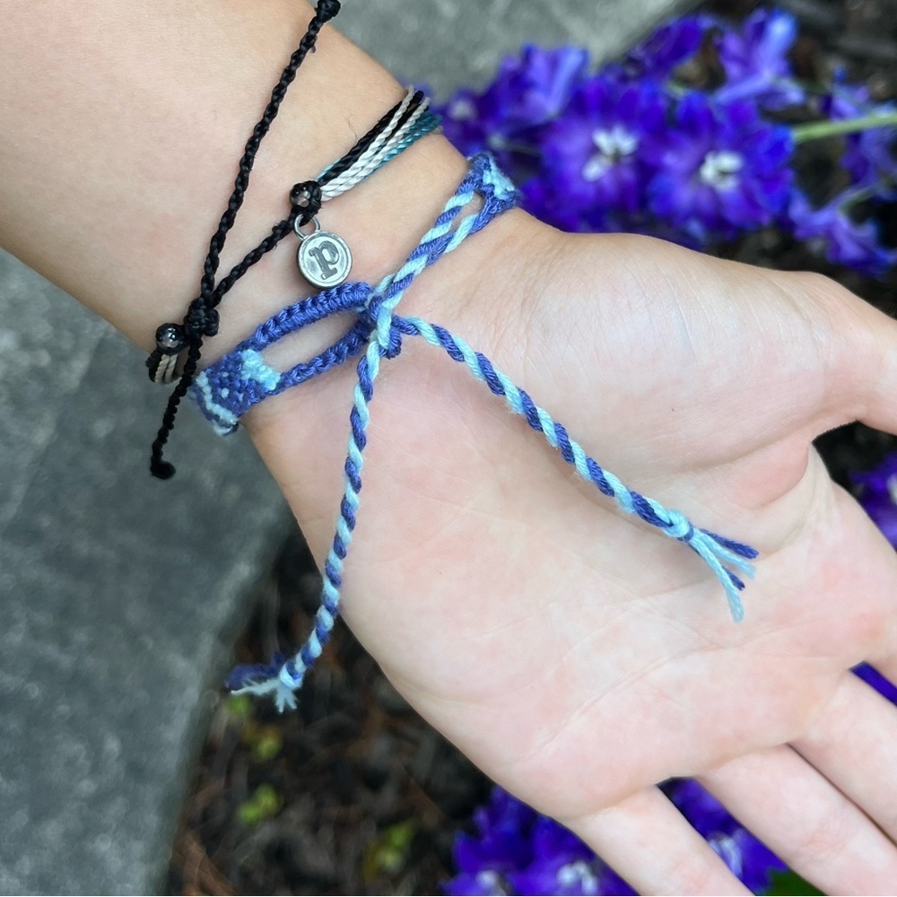 Handmade blue woven bracelet tie on - Picture 3 of 6